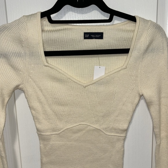 GAP Sweetheart Corset Sweater, stretchable, shirt, top, knit - Picture 3 of 7